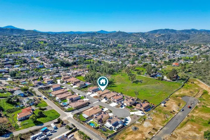 9252 Old Farmhouse Rd, Lakeside, California 92040