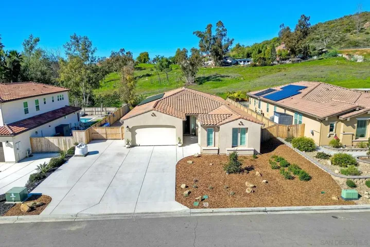 9252 Old Farmhouse Rd, Lakeside, California 92040