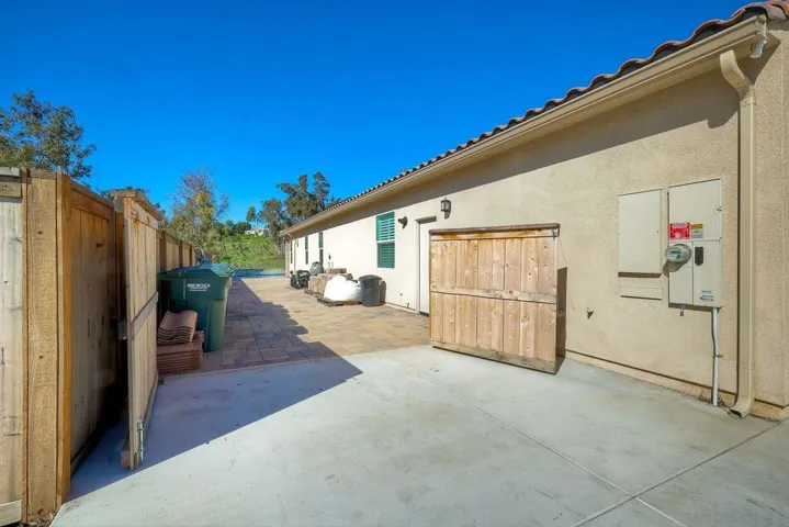 9252 Old Farmhouse Rd, Lakeside, California 92040