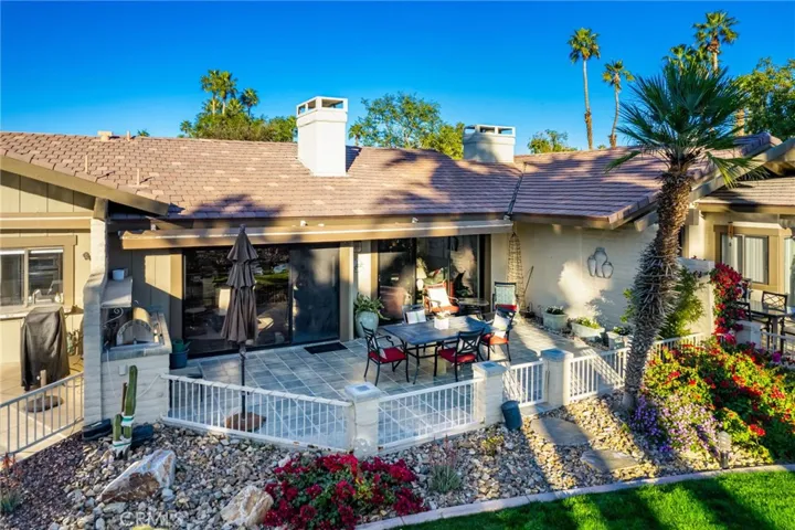 Large expanded​​‌​​​​‌​​‌‌​​‌​​​‌‌​​​‌​​‌‌​​‌‌​​‌‌​​​​ patio