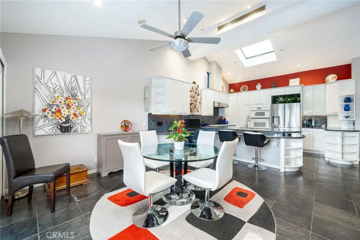 Kitchen eating area