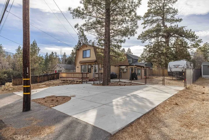 480 Spruce Lane, Sugarloaf, California 92386