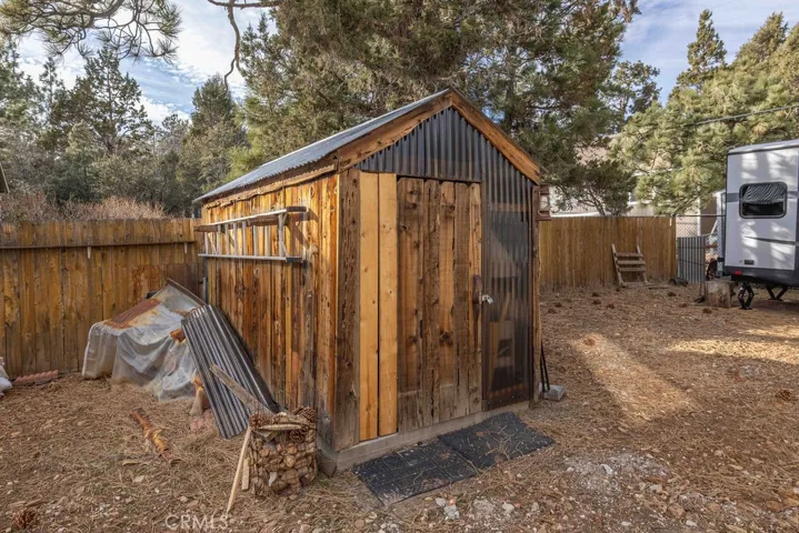 480 Spruce Lane, Sugarloaf, California 92386