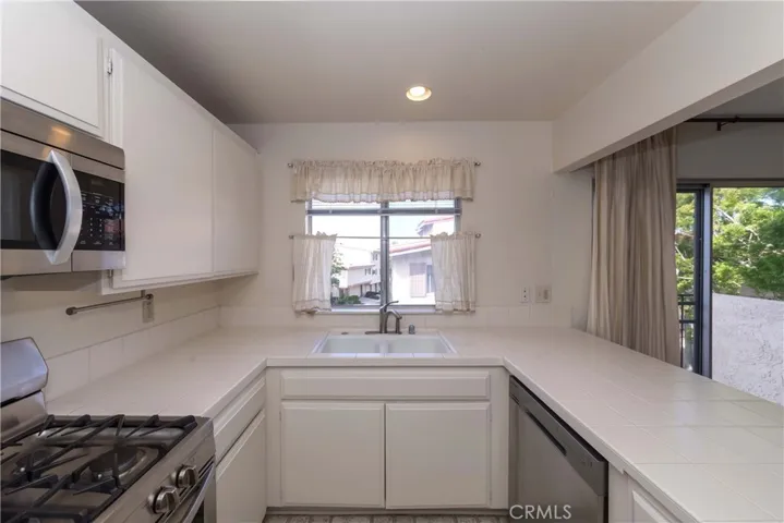 28200 Ridgefern Court, Rancho Palos Verdes, California 90275