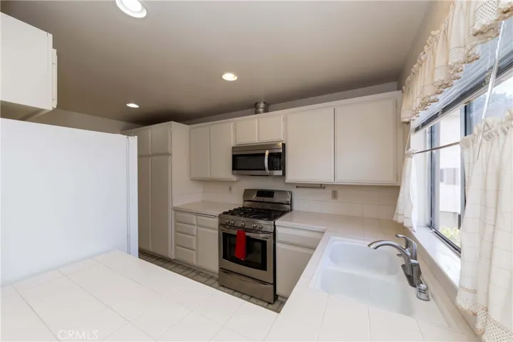 28200 Ridgefern Court, Rancho Palos Verdes, California 90275