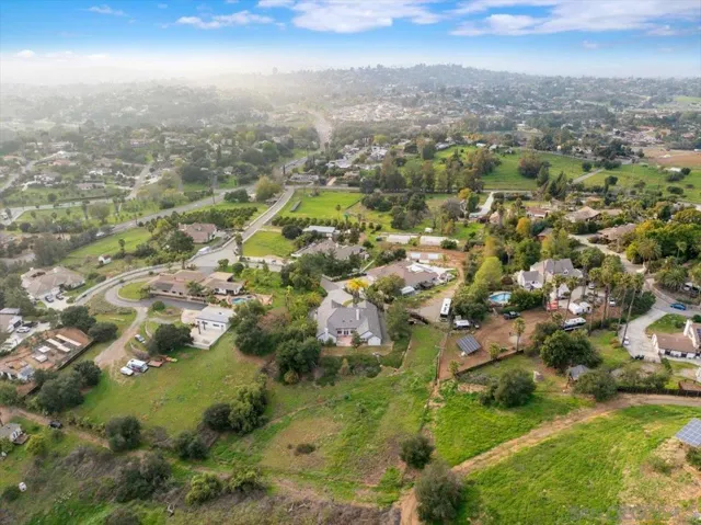 2092 Heights Court, Escondido, California 92027