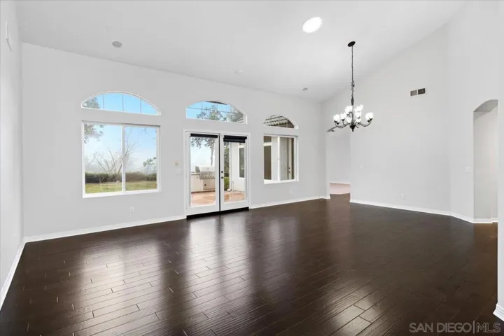 2092 Heights Court, Escondido, California 92027