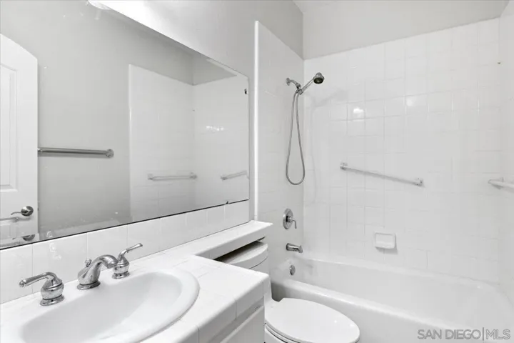 2092 Heights Court, Escondido, California 92027