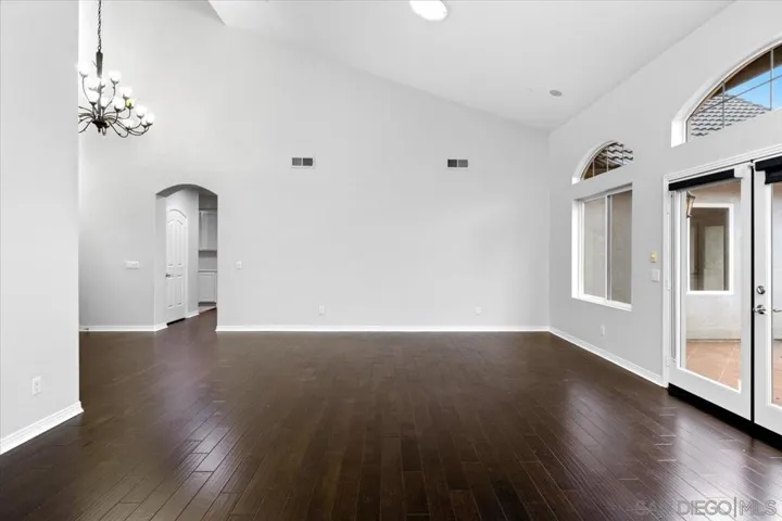 2092 Heights Court, Escondido, California 92027