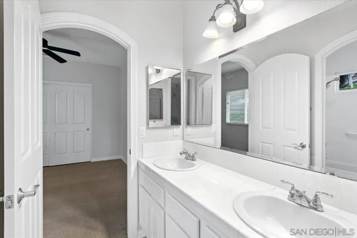 2092 Heights Court, Escondido, California 92027