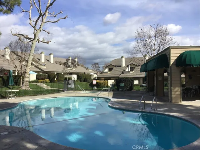 982 W Arrow D, Upland, California 91786