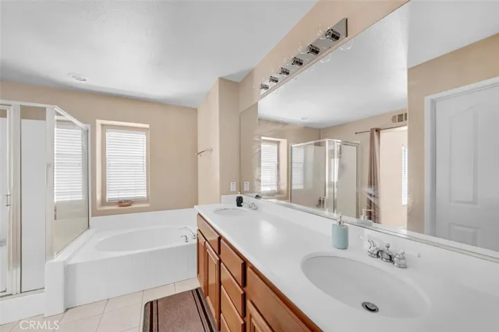 28 Moonstone, Irvine, California 92602