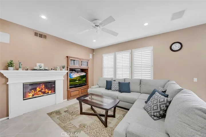 28 Moonstone, Irvine, California 92602