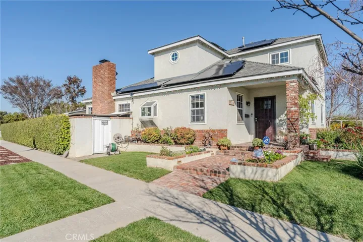 2211 Roswell Avenue, Long Beach, California 90815