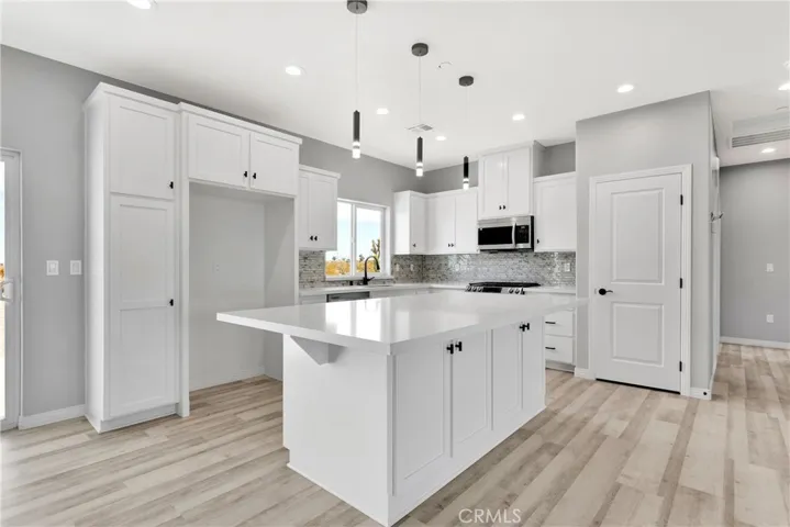 13025 Pionero Road, Pinon Hills, California 92372