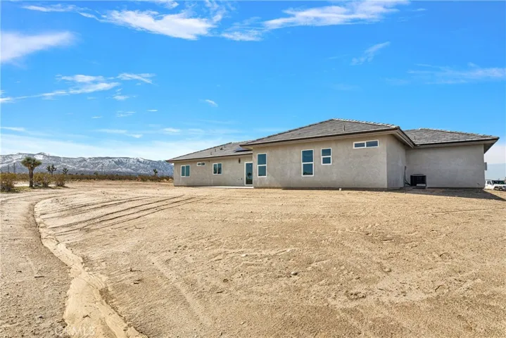 13025 Pionero Road, Pinon Hills, California 92372