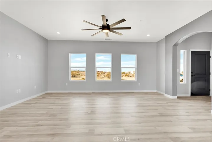 13025 Pionero Road, Pinon Hills, California 92372