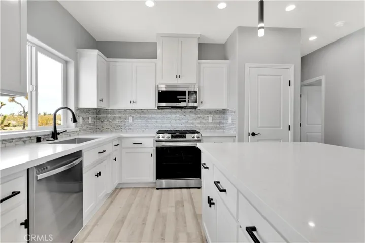 13025 Pionero Road, Pinon Hills, California 92372