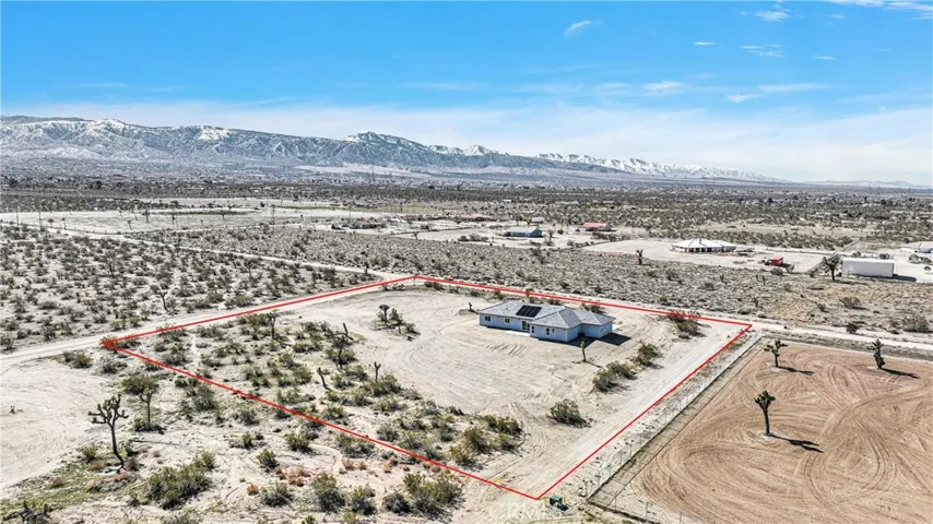 13025 Pionero Road, Pinon Hills, California 92372