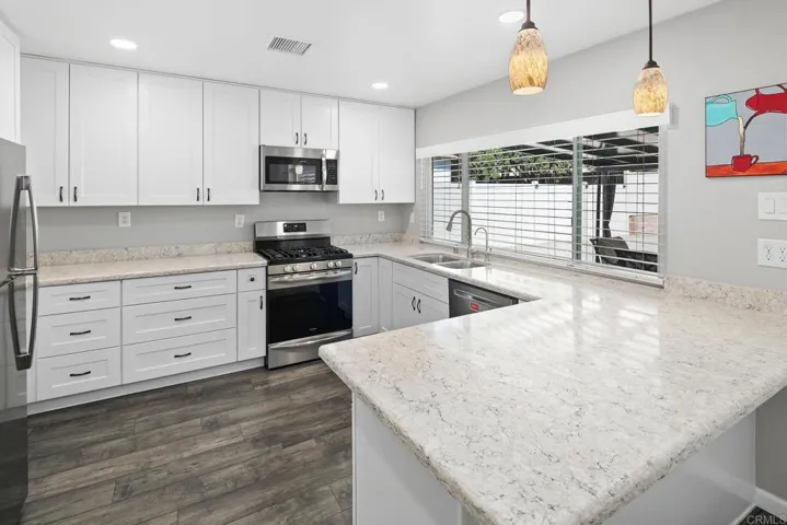 10033 Woodpark Drive, Santee, California 92071