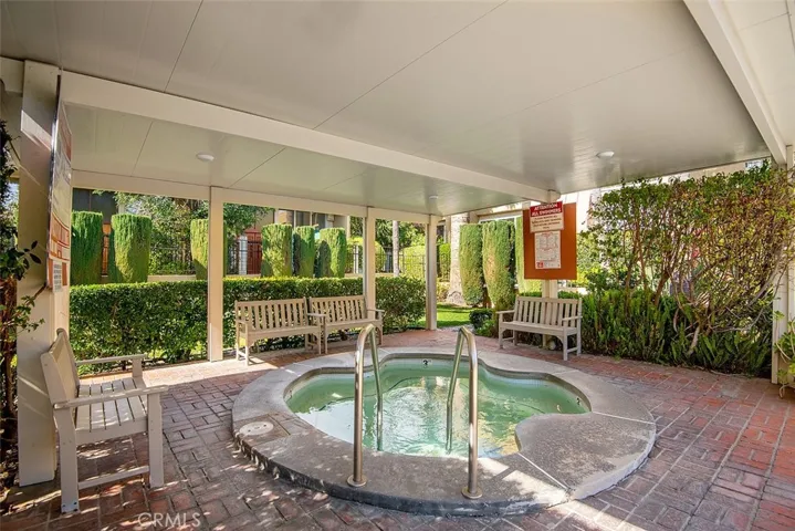 5427 Yarmouth Avenue, Encino, California 91316