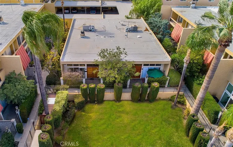 5427 Yarmouth Avenue, Encino, California 91316
