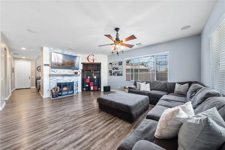 34555 Wintersweet Lane, Winchester, California 92596