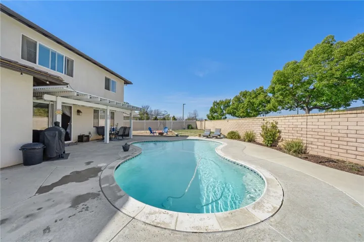 34555 Wintersweet Lane, Winchester, California 92596