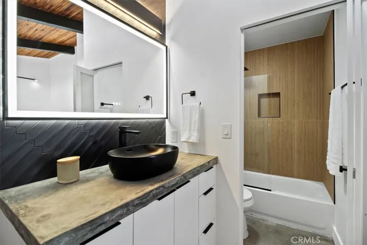 5460 White Oak Avenue A334, Encino, California 91316