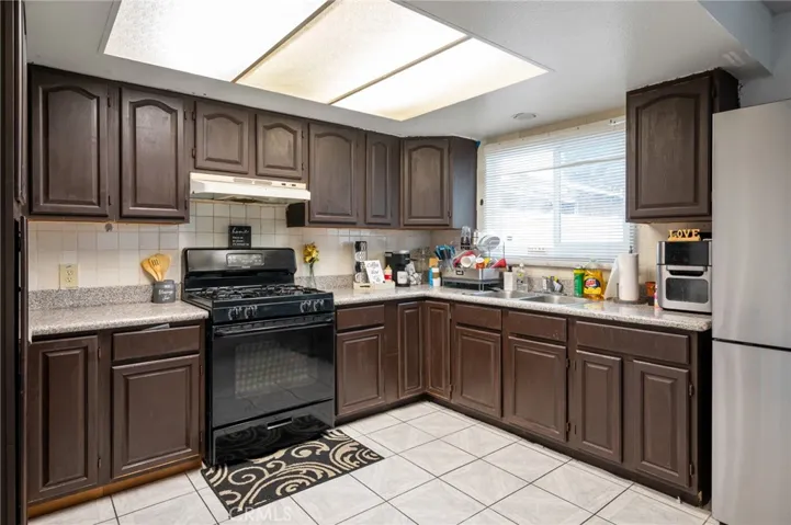 11866 167th Street, Artesia, California 90701