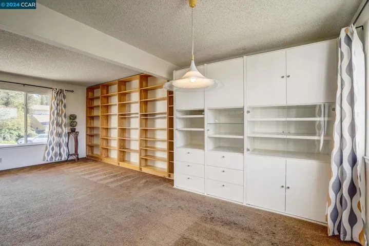 2546 Carmelita Way, Pinole, California 94564