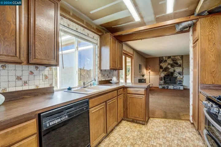 2546 Carmelita Way, Pinole, California 94564