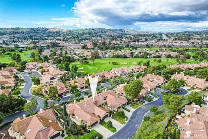 Looking down onto the residence and its proximity to the Par 71 San Juan Hills Golf Course.