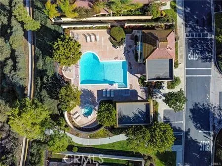 Mesa Vista offers 3 pools & spas (Via Capri - Paseo Placentia - Via Sequoia) for the exclusive use by its residents & guests.