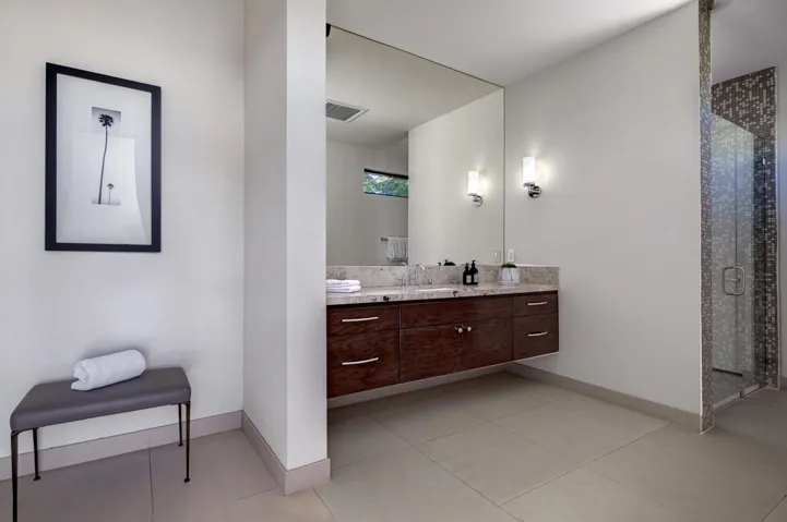 Casita Pool Bath
