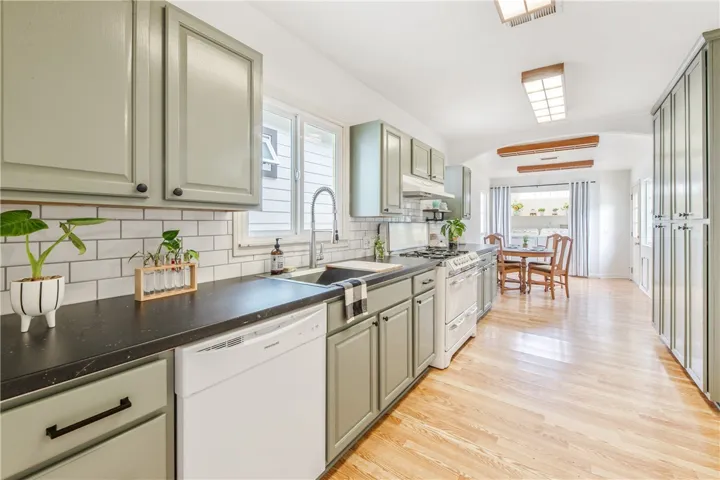 Kitchen has direct access to dinning area