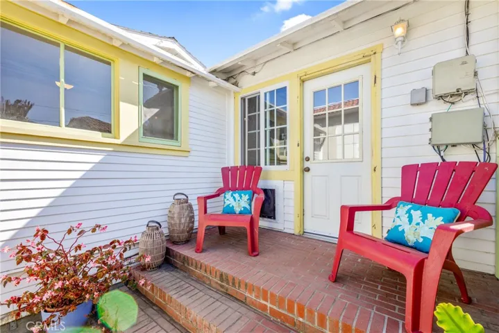 317 12th Street, Huntington Beach, California 92648