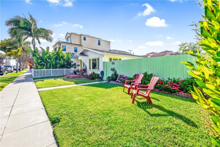 317 12th Street, Huntington Beach, California 92648