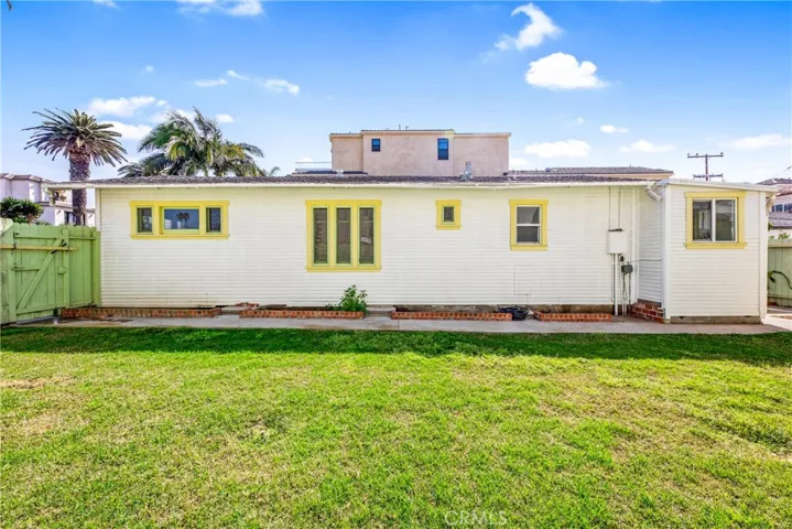317 12th Street, Huntington Beach, California 92648