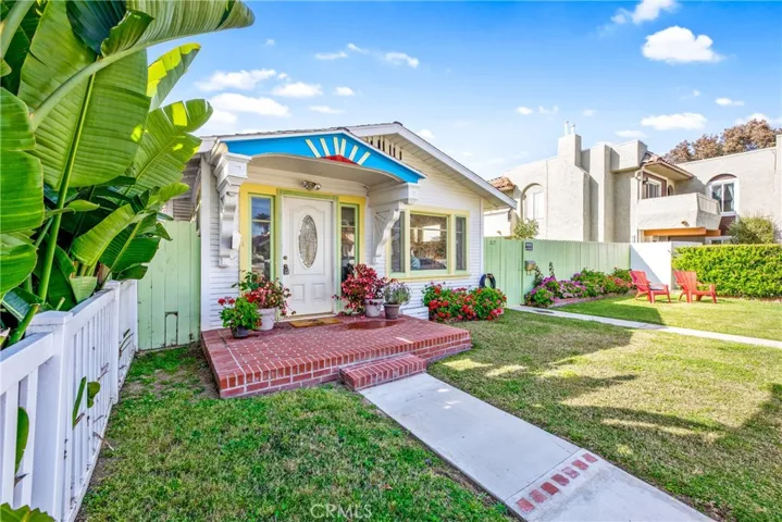 317 12th Street, Huntington Beach, California 92648