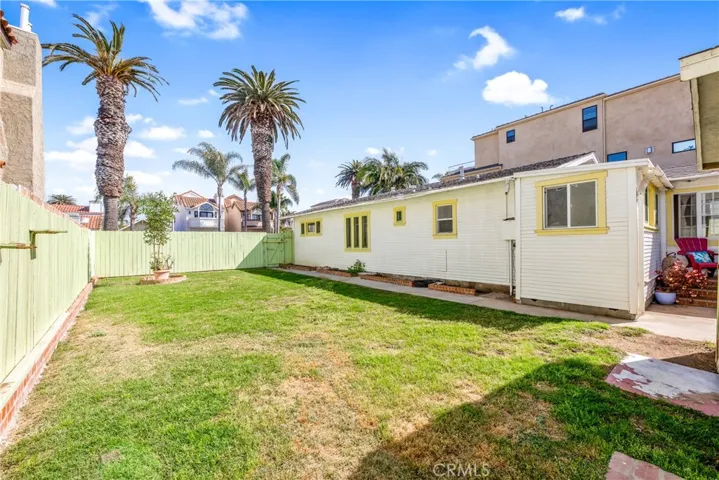 317 12th Street, Huntington Beach, California 92648