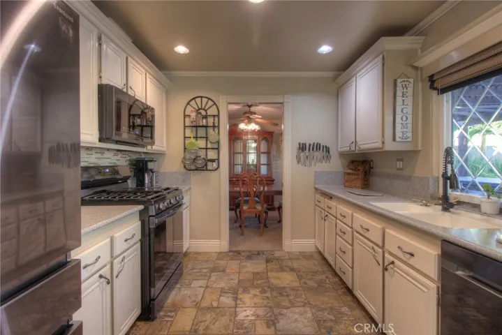 2211 S Malcolm Avenue, Ontario, California 91761