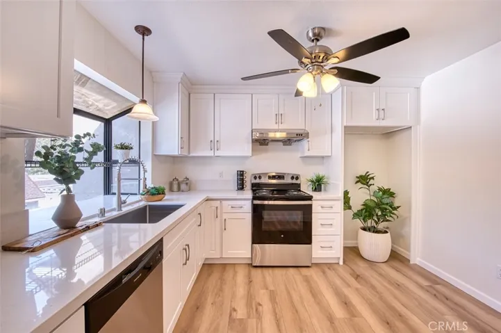 22152 Caminito Vino, Laguna Hills, California 92653