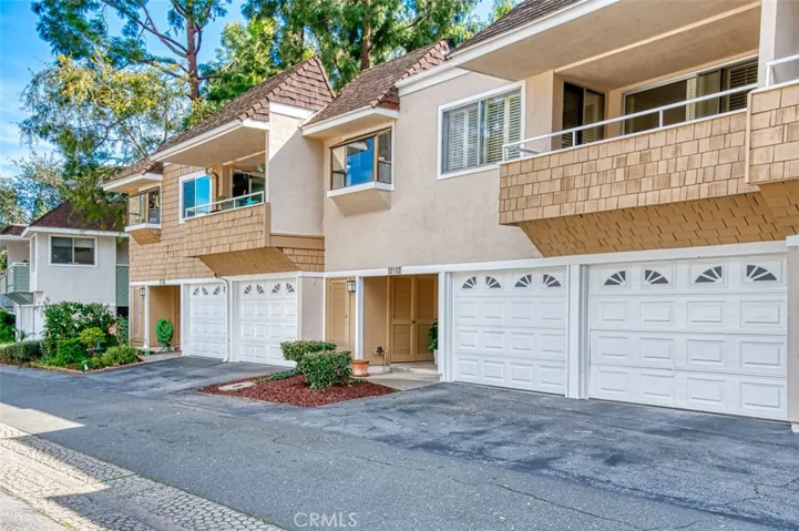 22152 Caminito Vino, Laguna Hills, California 92653