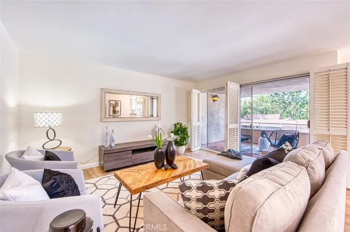 22152 Caminito Vino, Laguna Hills, California 92653