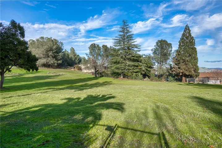 10735 Fairway Drive, Kelseyville, California 95451