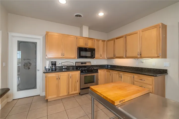 10735 Fairway Drive, Kelseyville, California 95451
