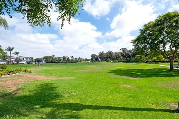 Gibbs park a few hundred feet away