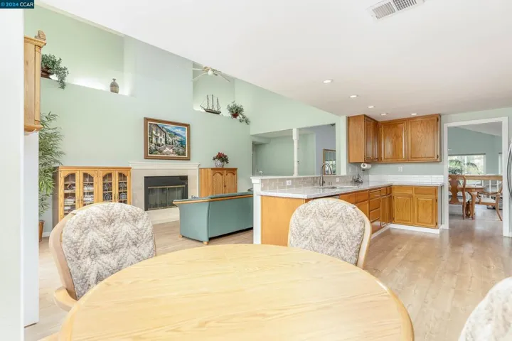 5369 Carriage Dr, Richmond, California 94803