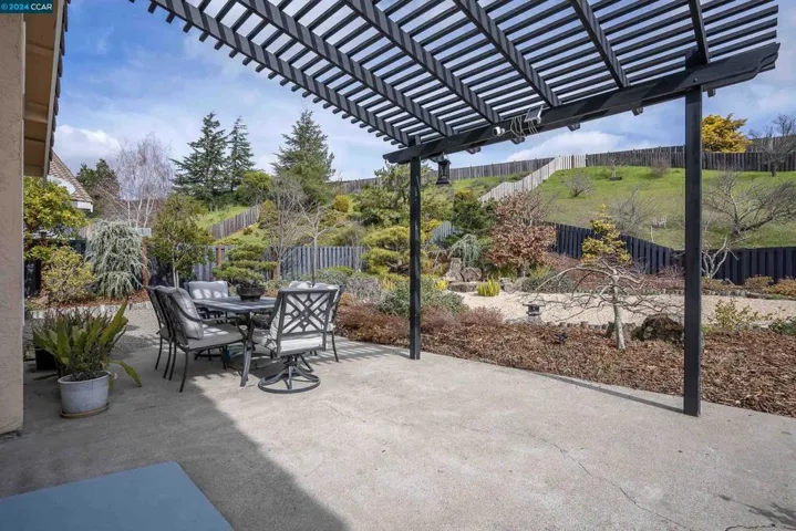 5369 Carriage Dr, Richmond, California 94803